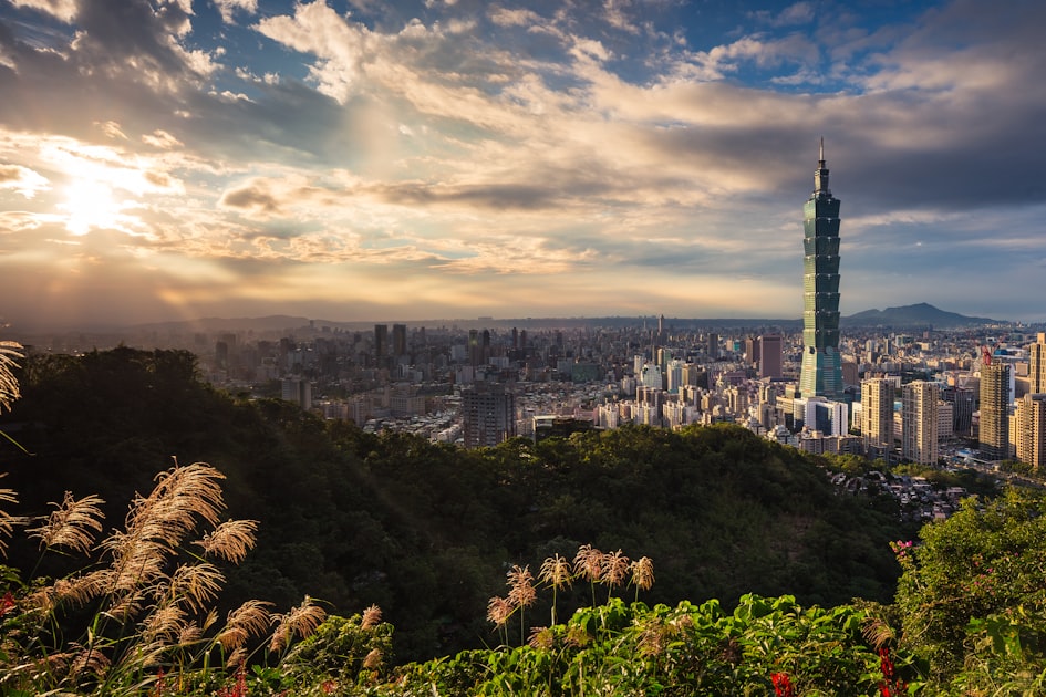 Taipei cityscape at night with Taipei 101